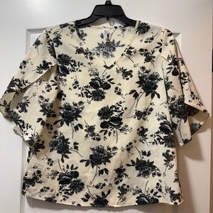 Jouica Chic Floral Women's Blouse in Black and Cream